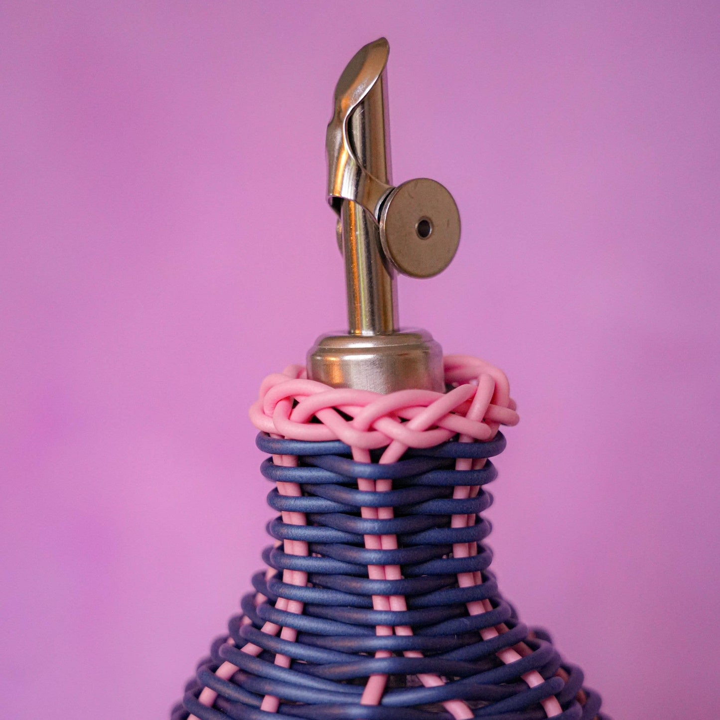 Maegen Oil Pourer - Pink/Navy