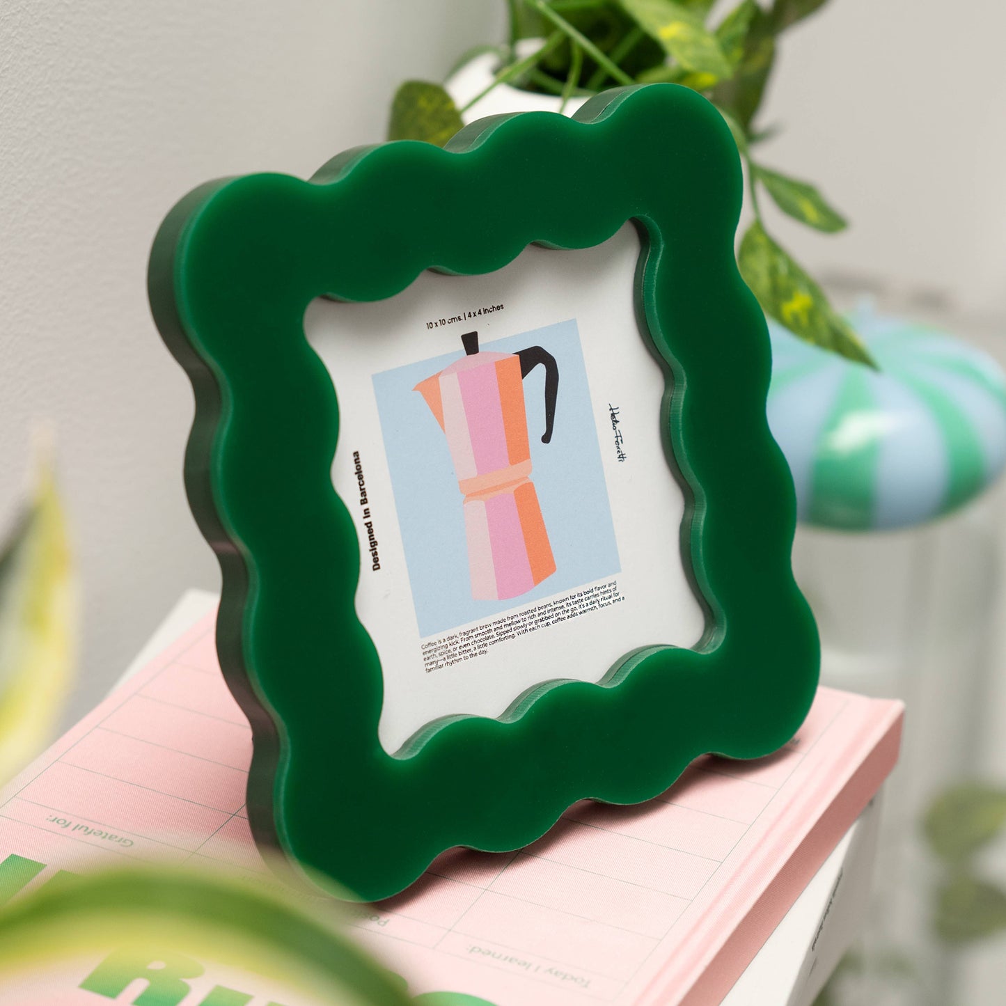 Curvey Photo Frame Green